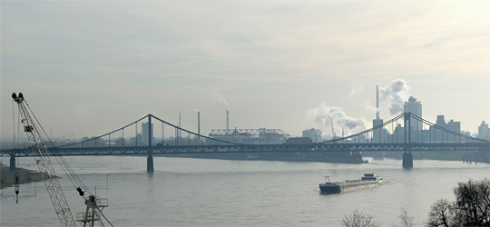 Ausblick auf den Rhein in Krefeld-Uerdingen