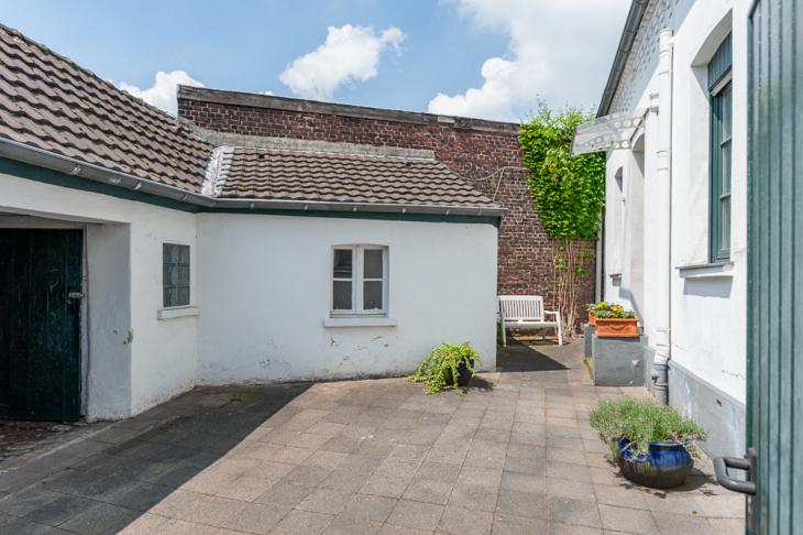 ... zwischen Haus und Garten