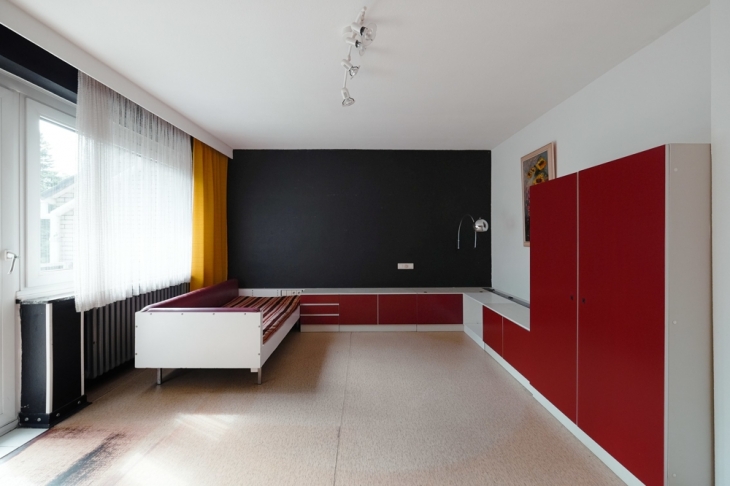 1. Kinderzimmer mit Zugang zum Balkon