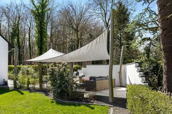 2. Terrasse mit Sonnensegel