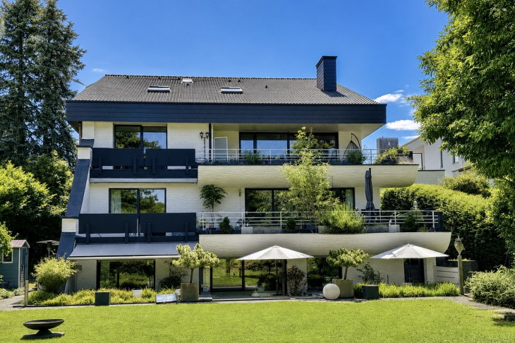 Beletage der Extraklasse – Ein Wohnjuwel mit Parkblick und Traumterrasse! Etagenwohnung in Moers