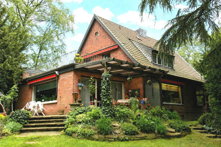 Klassische Eleganz trifft auf Parklage - eine besondere Adresse im Herzen von Bockum! Einfamilienhaus in Krefeld / Bockum