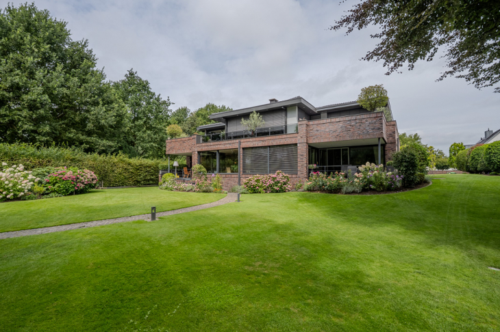 4-Parteien-Architektenvilla