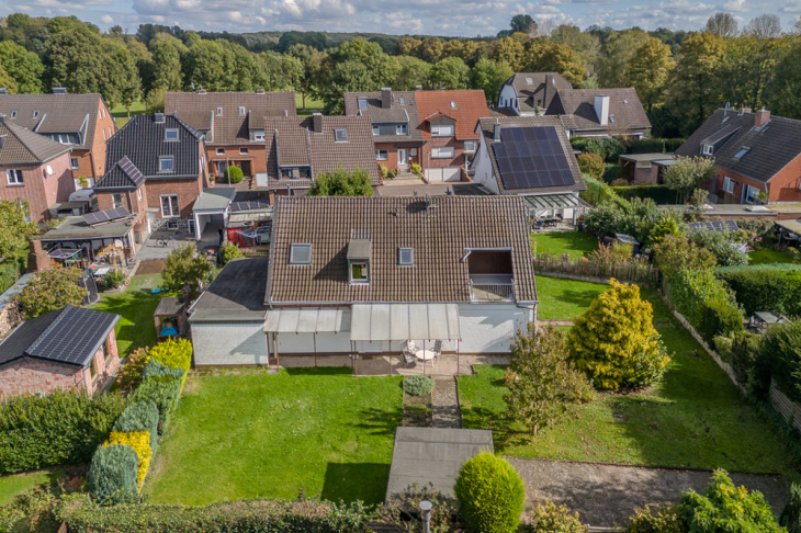 Ansicht Westseite Blick zum Hülser Bruch
