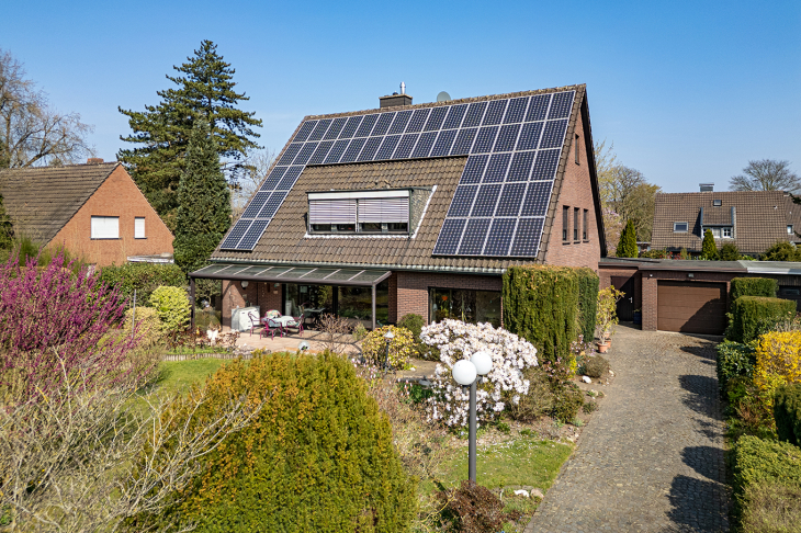 Ansicht Zufahrt Haus