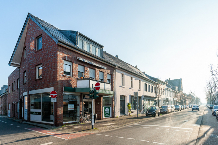 auf Hauptstraße in Hüls