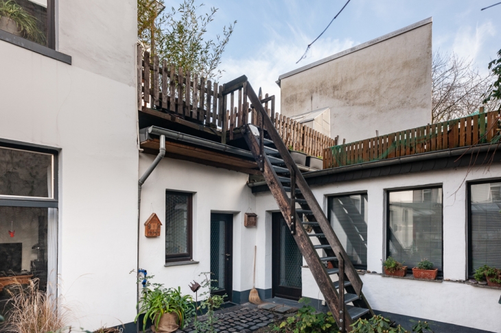 Außentreppe zur Dachterrasse
