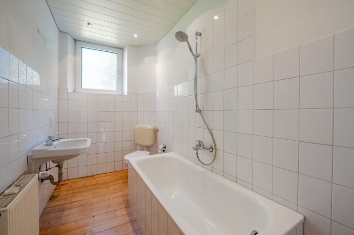 Badezimmer EG