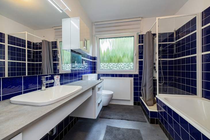 Badezimmer EG