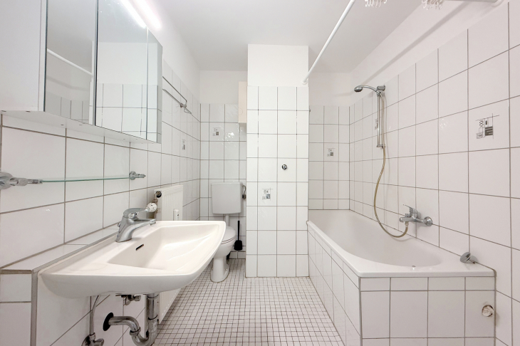 Badezimmer mit Wanne