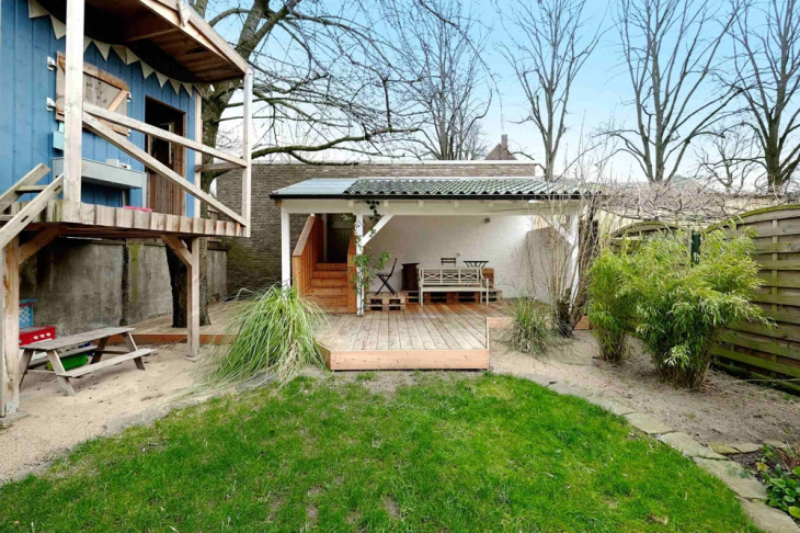 Baumhaus plus überdachte Terrasse