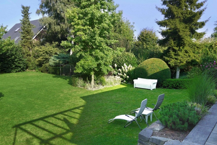 Blick in den traumhaften Garten