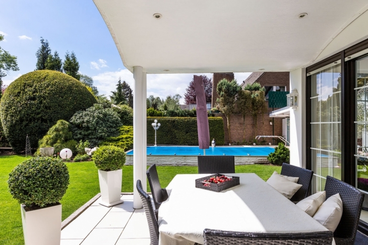 Blick zum Pool