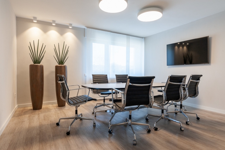 Bürotrakt Besprechungsraum