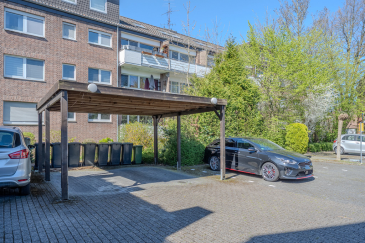 Carport u. Stellplatz