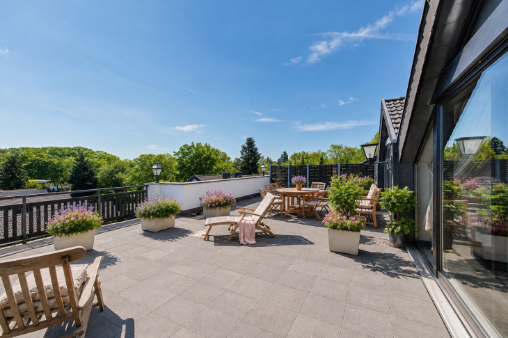 Direkt am Stadtwald - Penthouse-Maisonette mit beeindruckender Dachterrasse Penthousewohnung in Krefeld