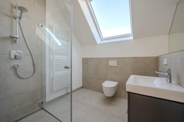 Das eigene Reich- Bad En Suite im Dachgeschoss