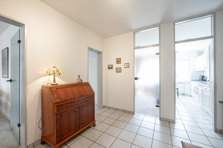 Diele Blick zum Büro