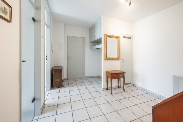 Diele Blick zum Wohnungseingang