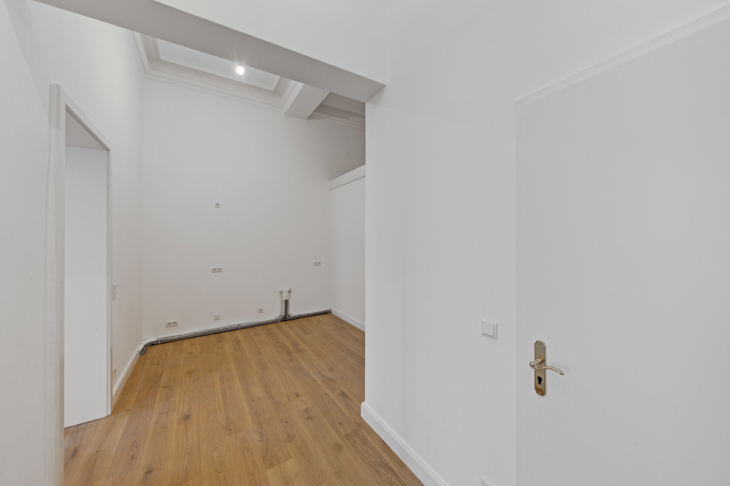 Diele mit Blick in die Küche