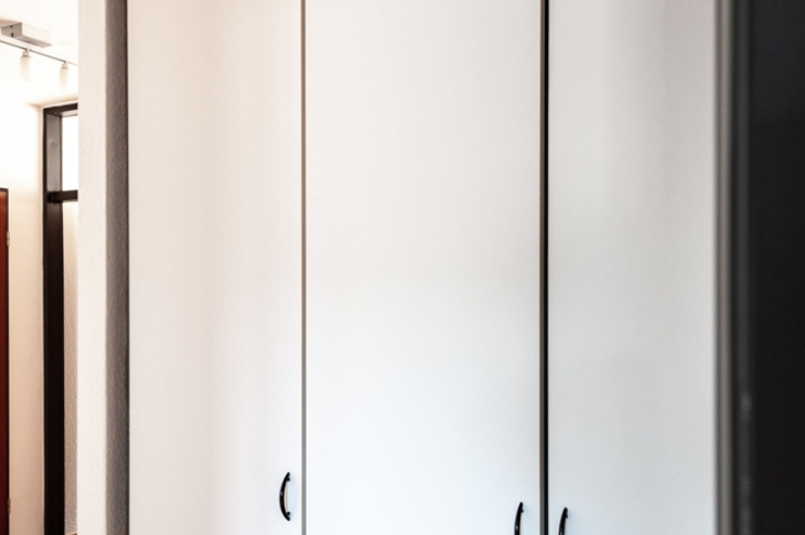 Dielenschrank