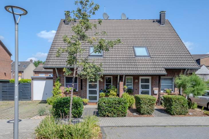 Doppelhaus Straßenansicht