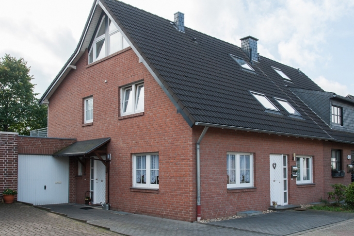 Doppelhaushälfte mit Einliegerwohnung