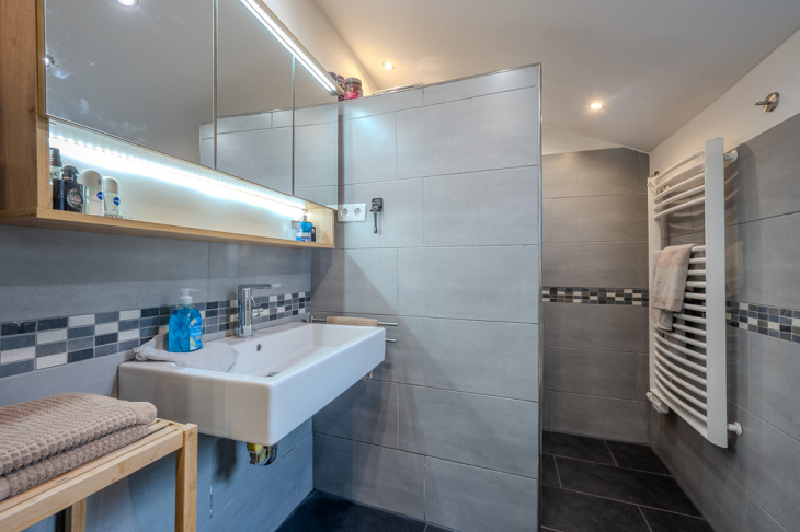 Duschbad mit Fenster