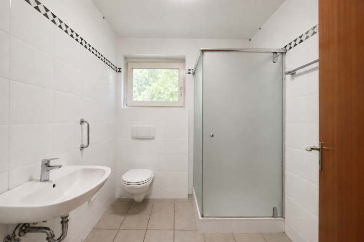 Duschbadezimmer EG
