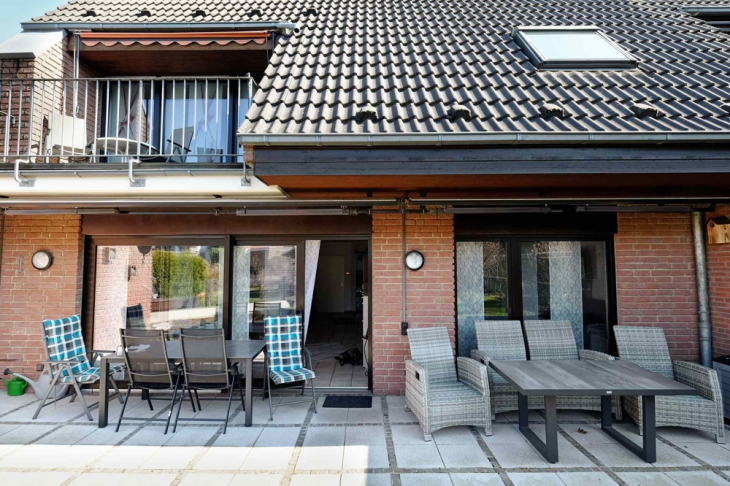 EG + OG, Terrasse u. Balkon