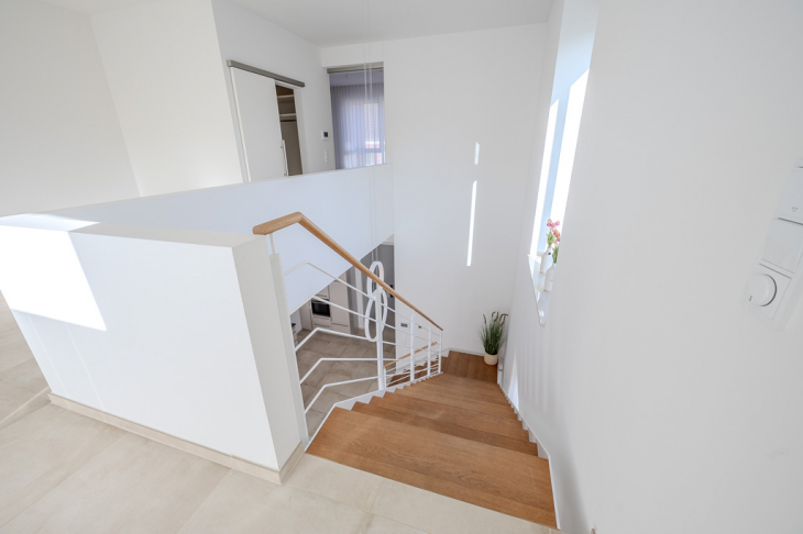 Eiche-massiv-Treppe
