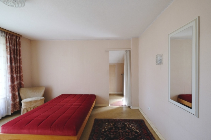 Elternschlafzimmer mit separatem Ankleidebereich