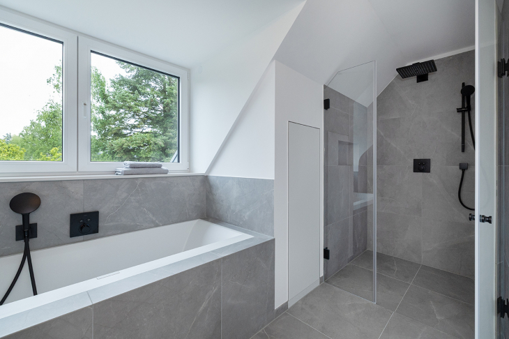 En Suite Bad_Masterbedroom