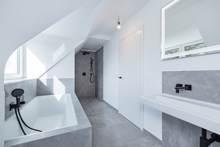 En Suite Bad_Masterbedroom