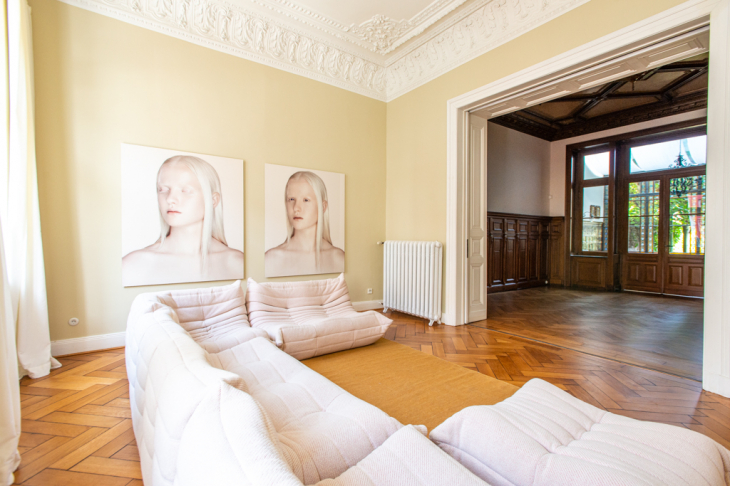 Erster Salon mit Originalboden