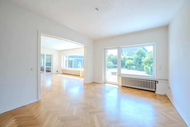 Essbereich mit Ausgang zur Terrasse