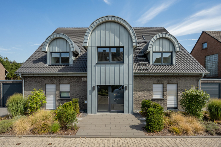 Exklusives Dreifamilienhaus