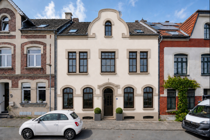 Fassade KI-generierte Modernisierung