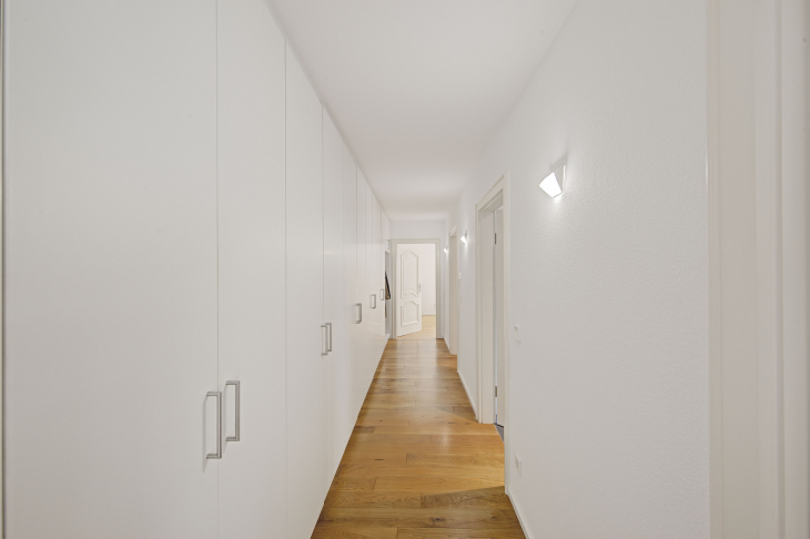 Flur mit Einbauschrank