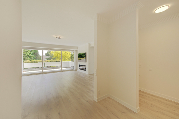 Flur mit separater Garderobe
