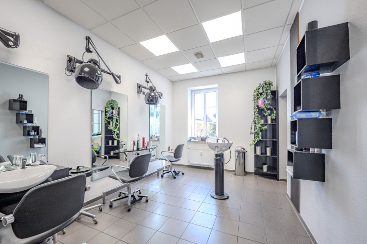 Frisörsalon Blick Richtung Hof