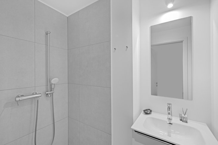 Gäste-WC mit Dusche