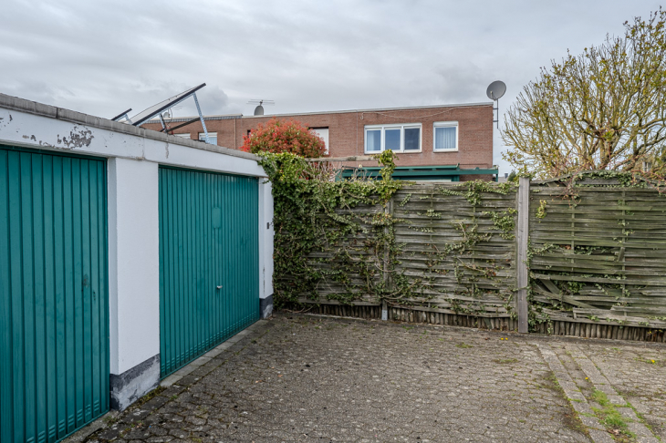 Garage direkt am Grundstück
