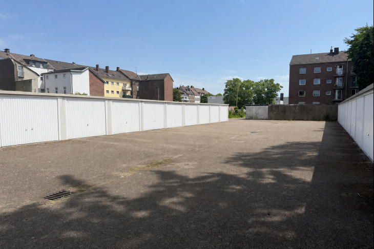 Garagenhof mit 26 Garagen auf 1.020 qm Grundstück im Zentrum von Krefeld Garagenhof in Krefeld