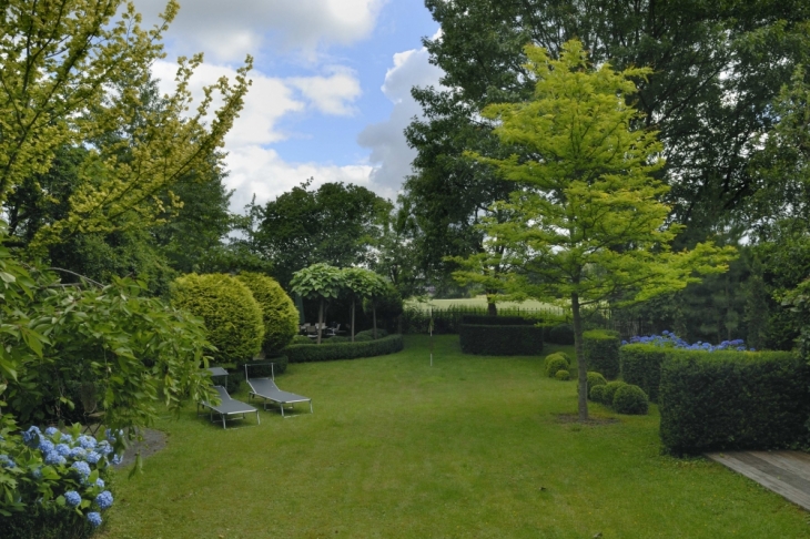 Garten mit Blick in die Natur