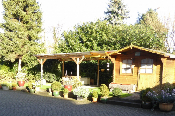 Garten mit Grillterrasse