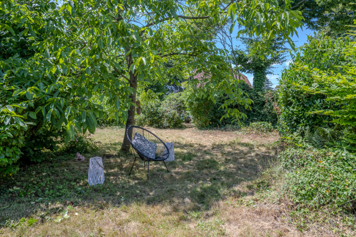 Garten mit Obstbäumen