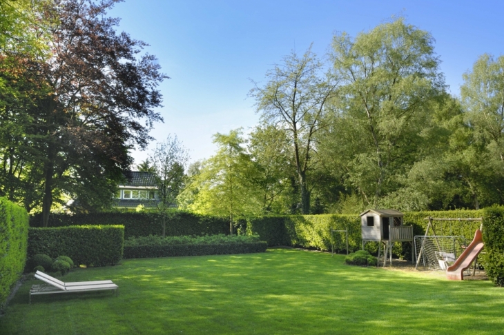 Garten mit Spielbereich