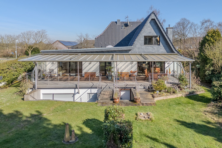 Gartenansicht mit Terrassen