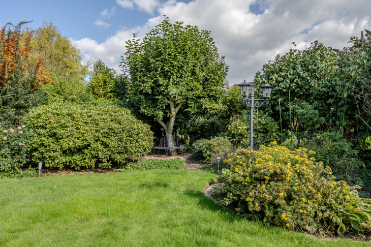 Gemütliche Sitzgelegenheit im Garten